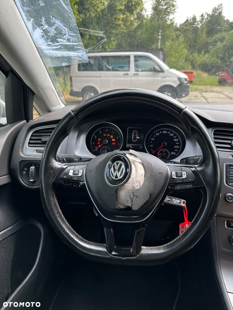 Volkswagen Golf VII 1.2 TSI BMT Comfortline - 17
