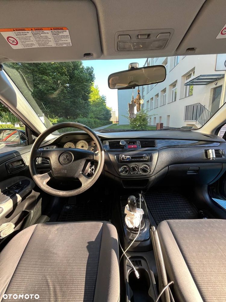 Mitsubishi Lancer 1.6 Invite - 4