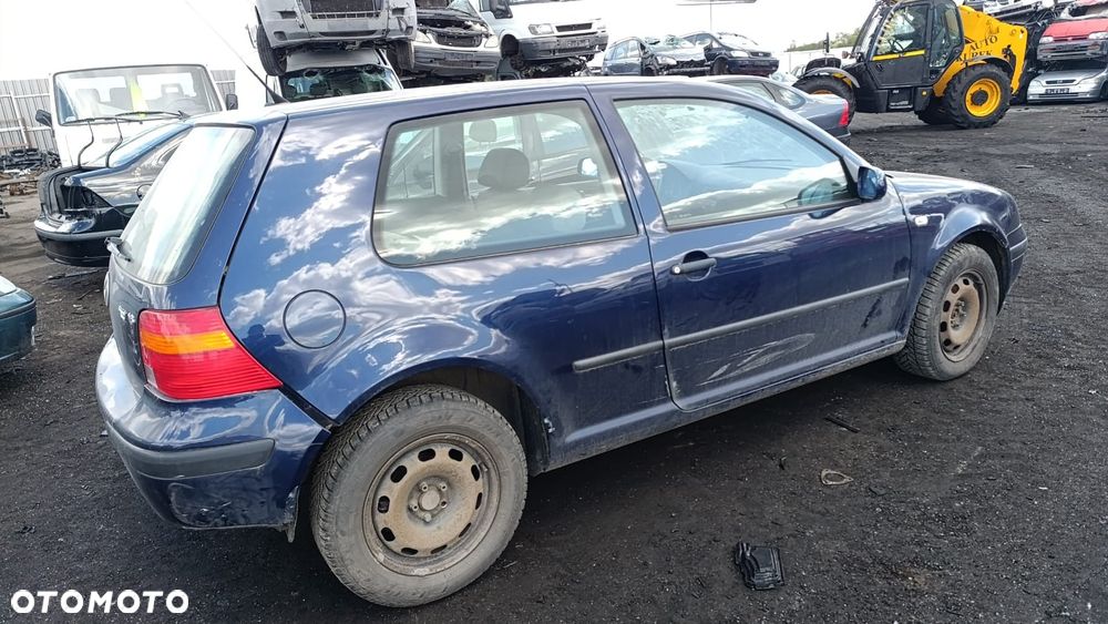 36064 VW golf IV 2003 rok 1.6 16V 105 km AUS  skrzynia ERT  lakier LB5N na części - 4