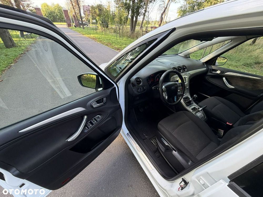 Ford Galaxy - 18
