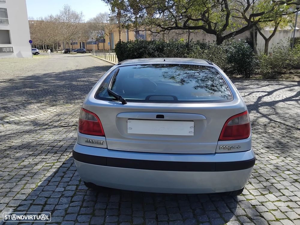 Renault Mégane 1.4 16V Dynamique - 4