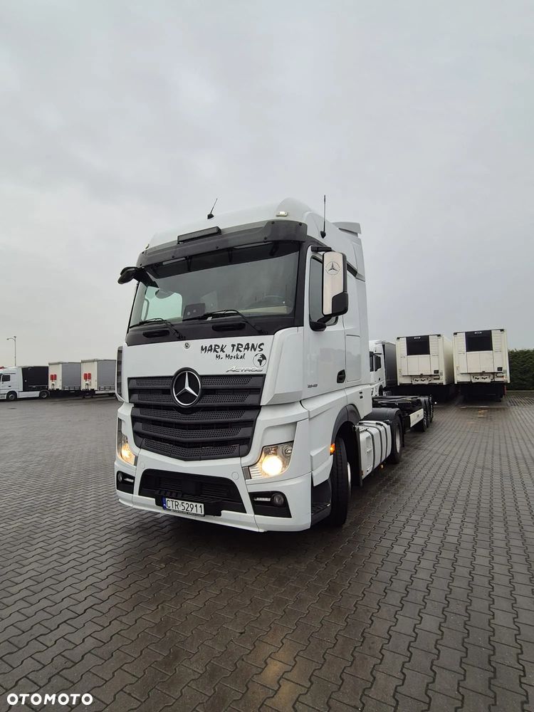 Mercedes-Benz Actros MP4 - 2