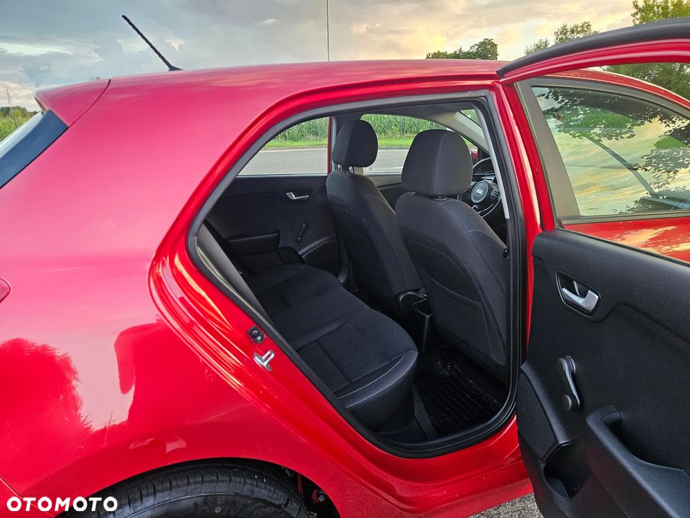 Kia Rio 1.2 Attract - 36