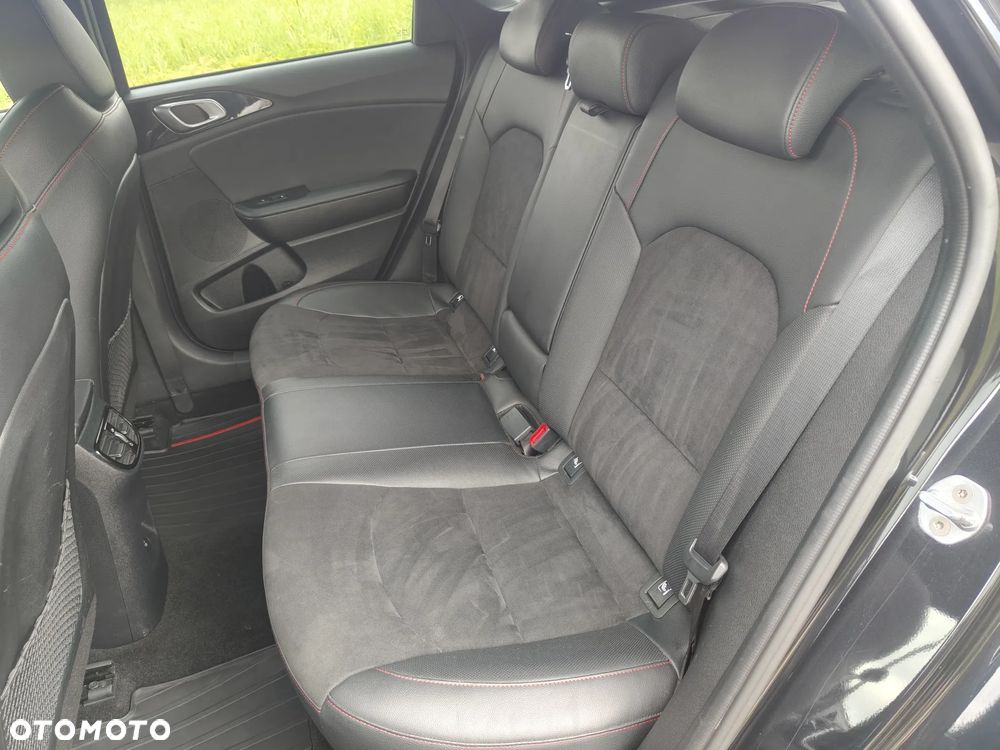 Kia ProCeed 1.6 T-GDI GT DCT - 15