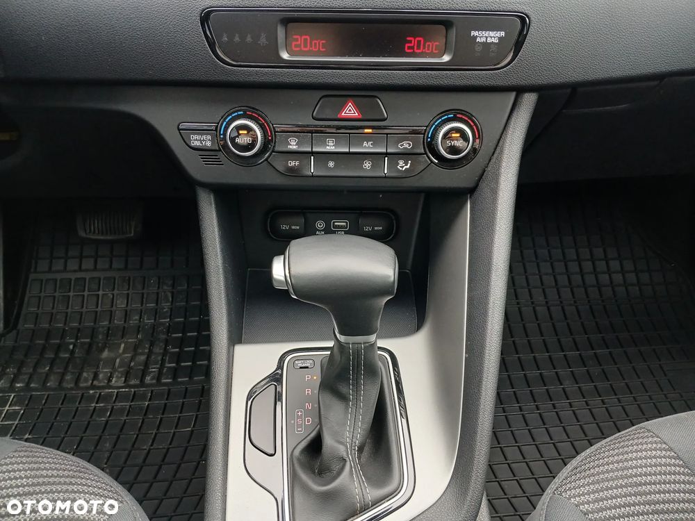 Kia Niro 1.6 GDI Hybrid M - 24