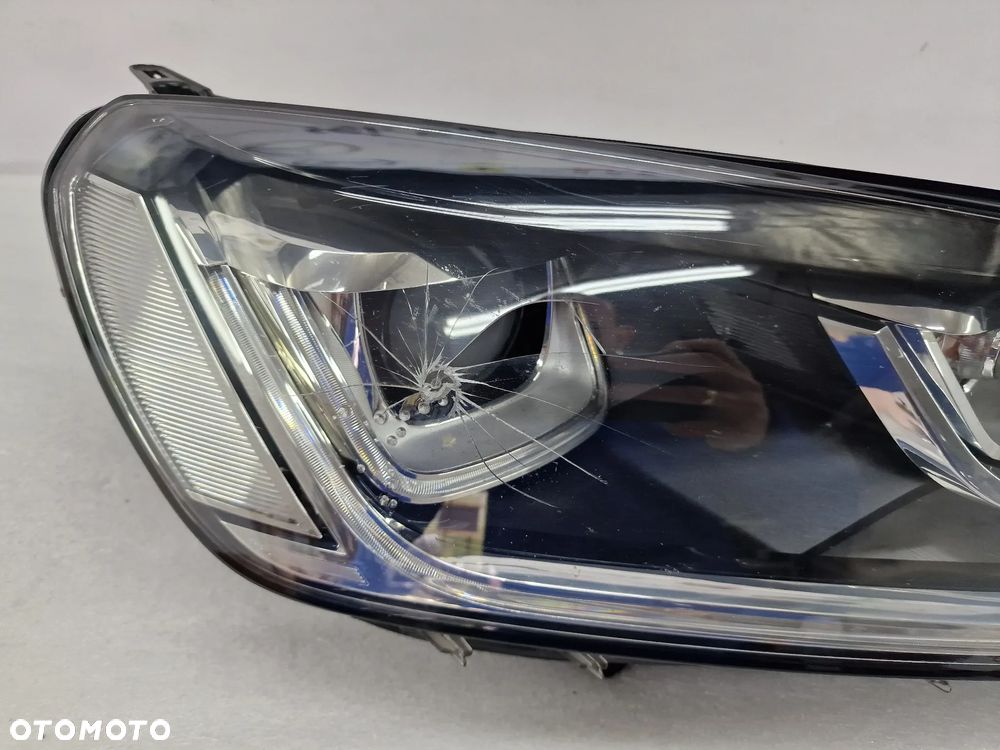 VW TOUAREG 2 II LIFT 14- PRAWA LAMPA PRZEDNIA PRZÓD BI-XENON + LED , NR 7P1941034A , NR AUKCJI LA93 - 5