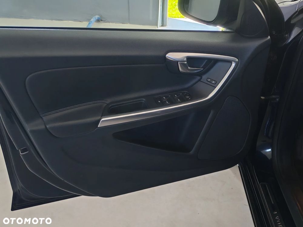 Volvo V60 D2 Drive-E Kinetic - 13