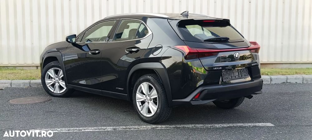 Lexus UX 250h FWD Business - 12
