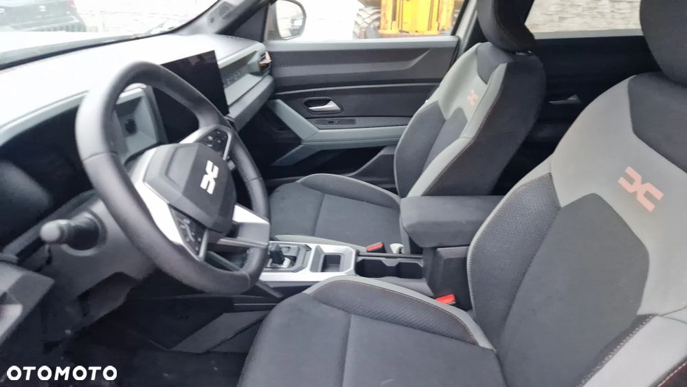 Dacia Duster 1.6 Full Hybrid 140 Journey+ MMT - 8