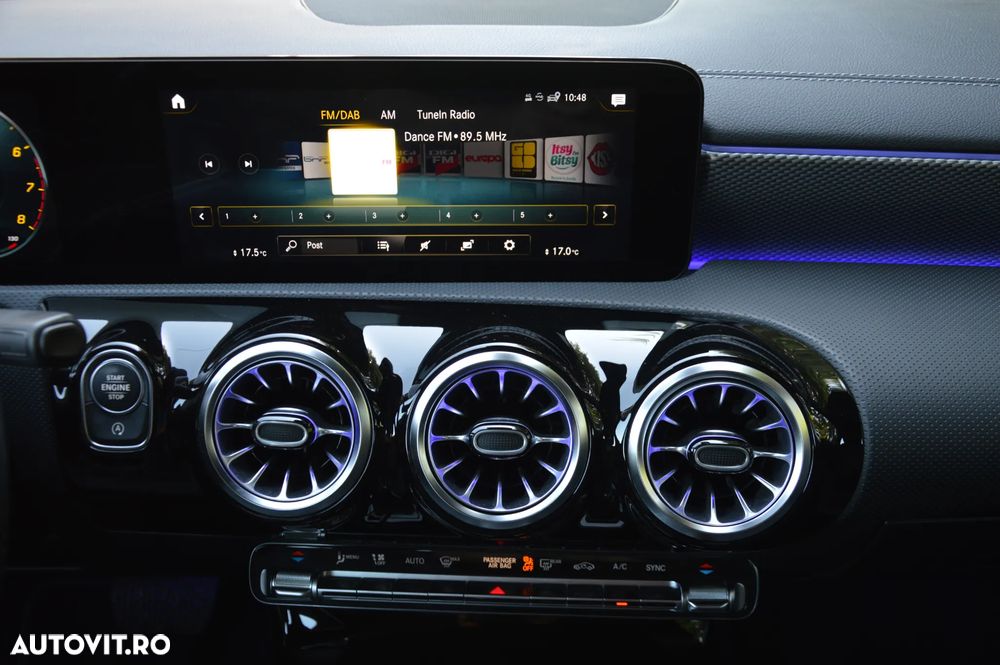 Mercedes-Benz CLA 180 7G-DCT Special Edition - 24