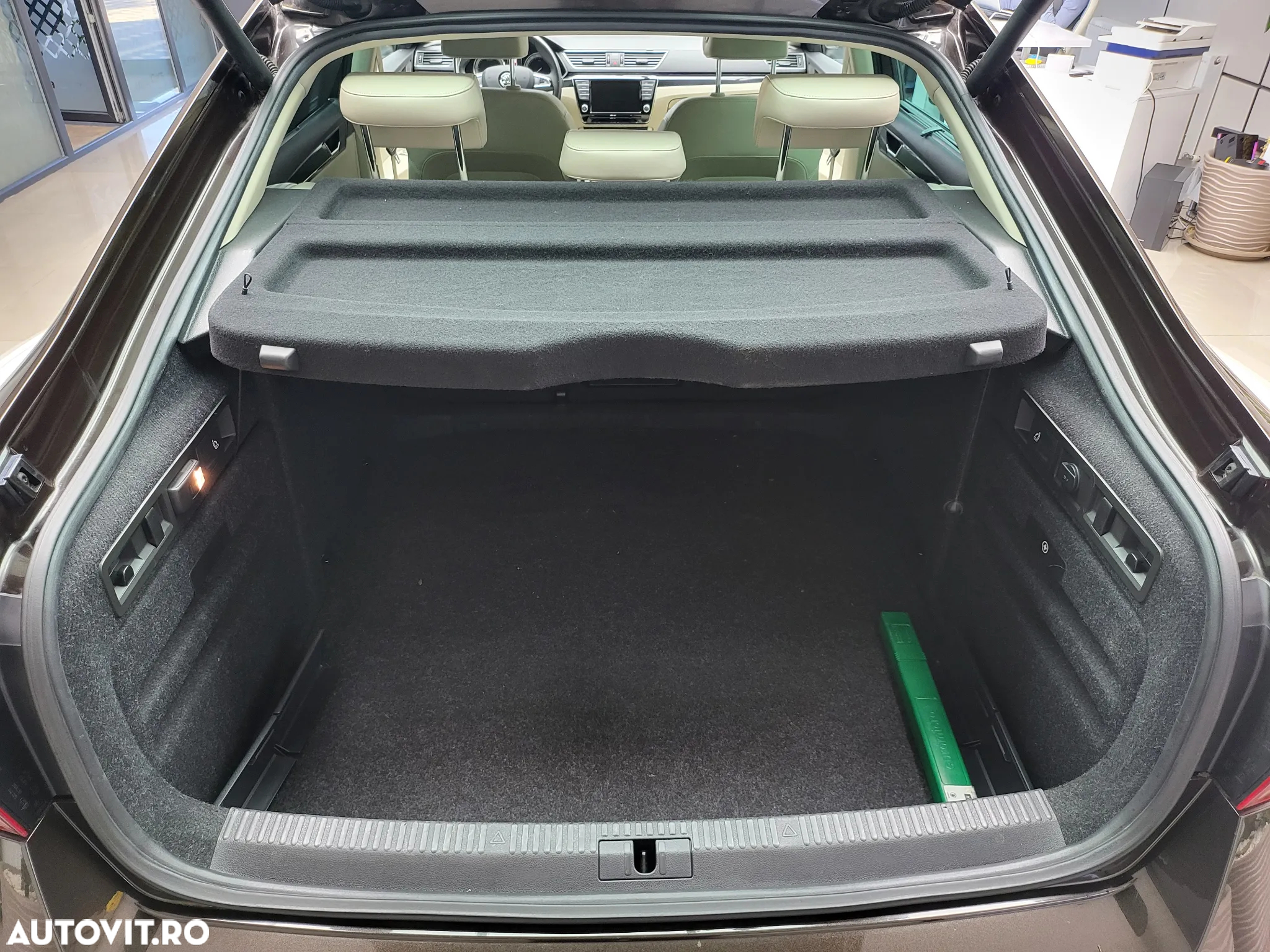 Skoda Superb 2.0 TDI 4X4 DSG Laurin & Klement - 18
