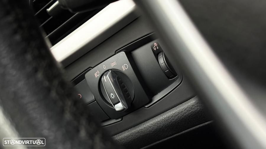 BMW 320 d xDrive Sport Line - 8