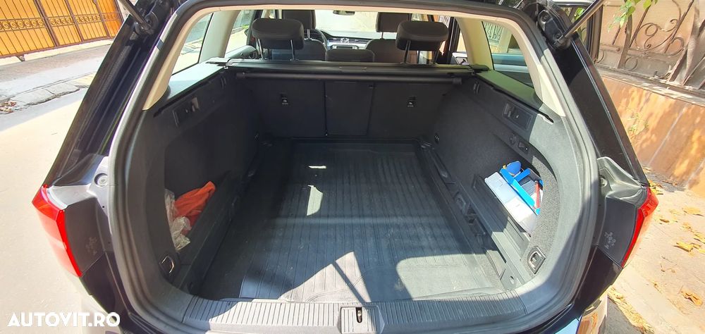 Volkswagen Passat 2.0 TDI DSG Highline - 31
