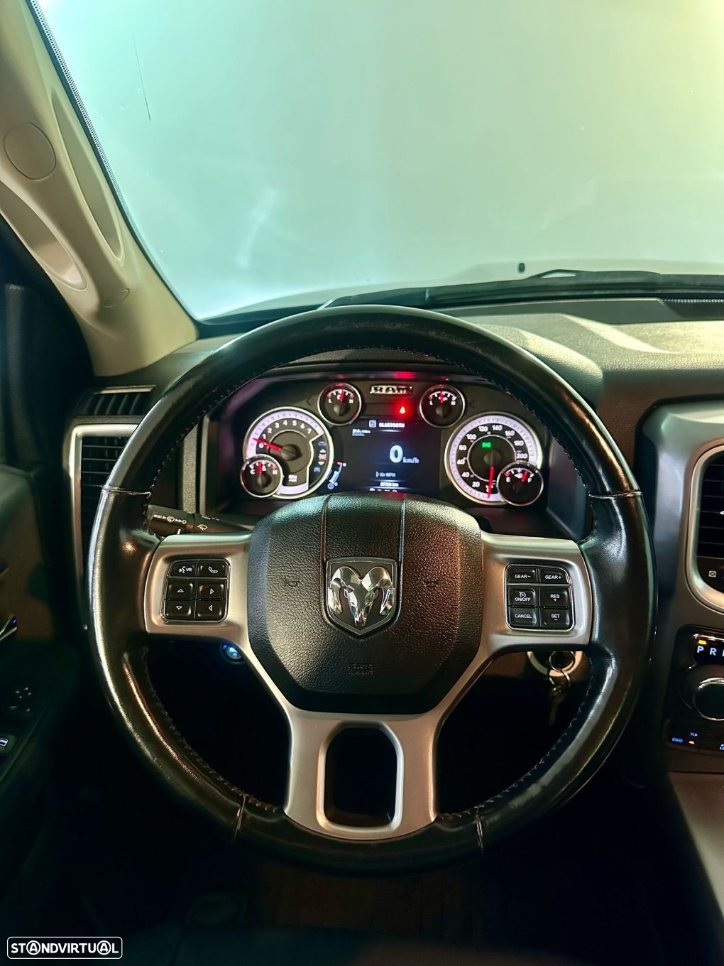 Dodge RAM 1500 5.7 V8 - 21