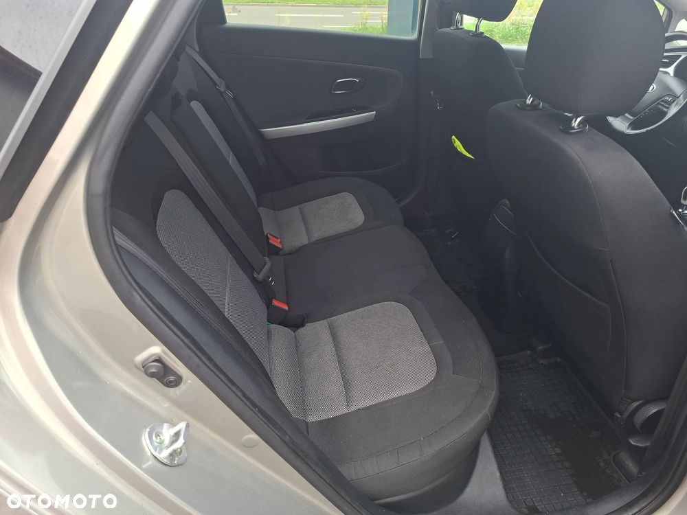 Kia Ceed 1.6 CRDi M - 11