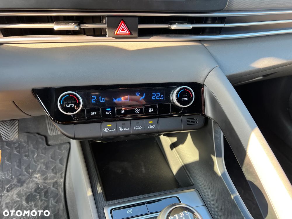 Hyundai Elantra - 16