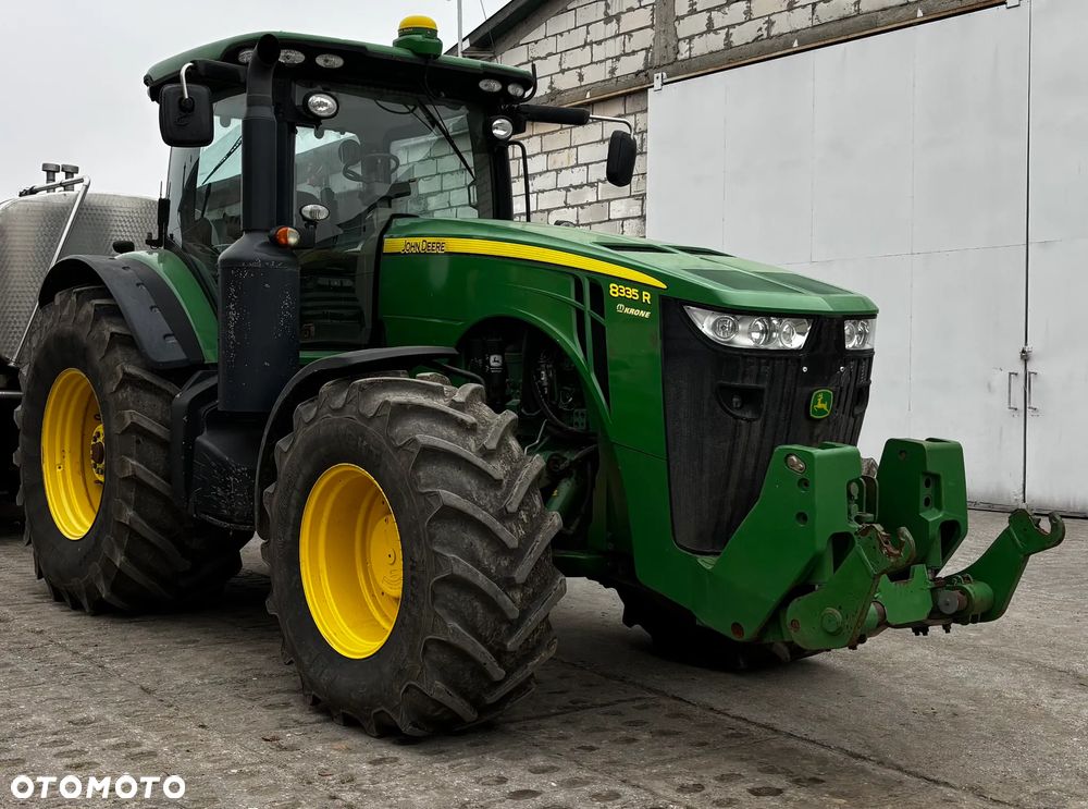 John Deere 8335R