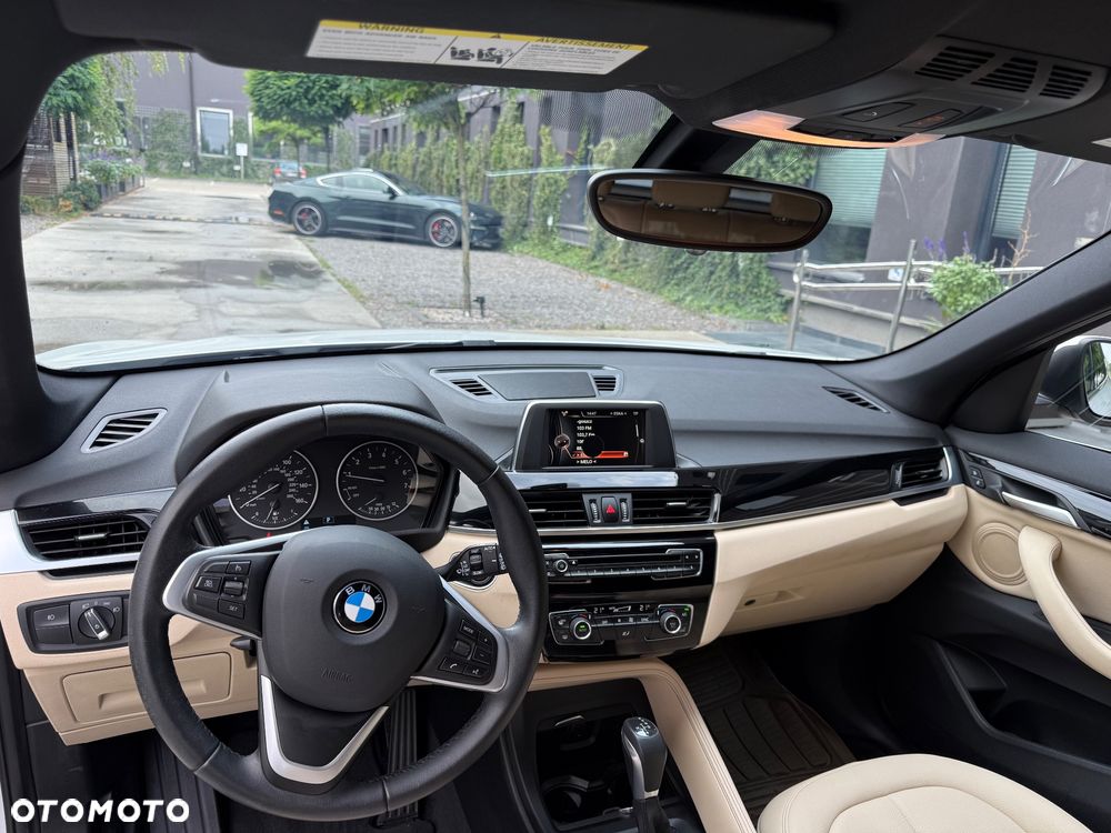 BMW X1 xDrive25i GPF Sport Line - 11