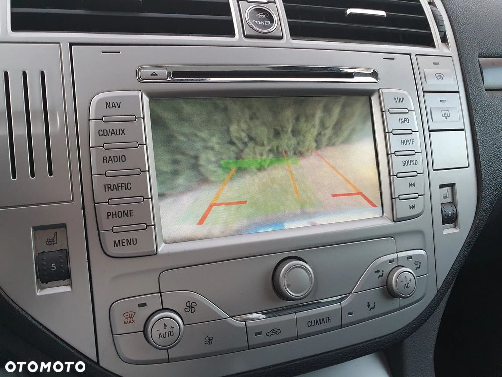 Ford Kuga 2.0 TDCi 2x4 Titanium - 11
