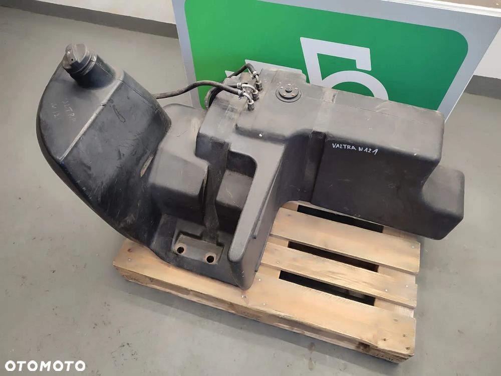 Zbiornik paliwa V36321500 Valtra N121 - 5