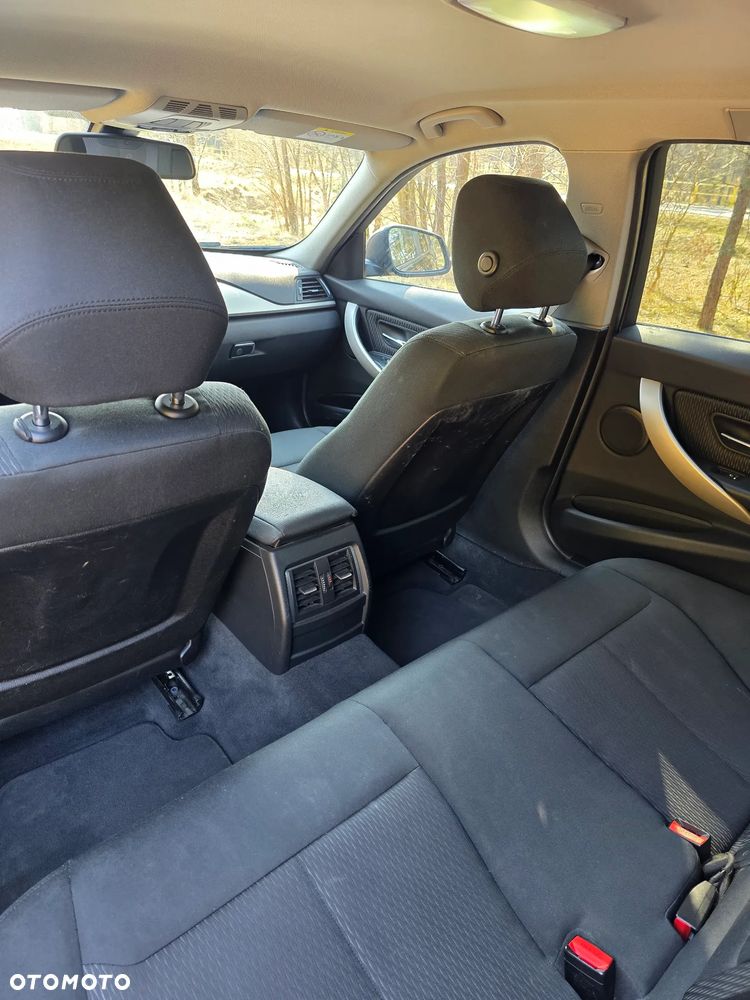 BMW Seria 3 320d - 10