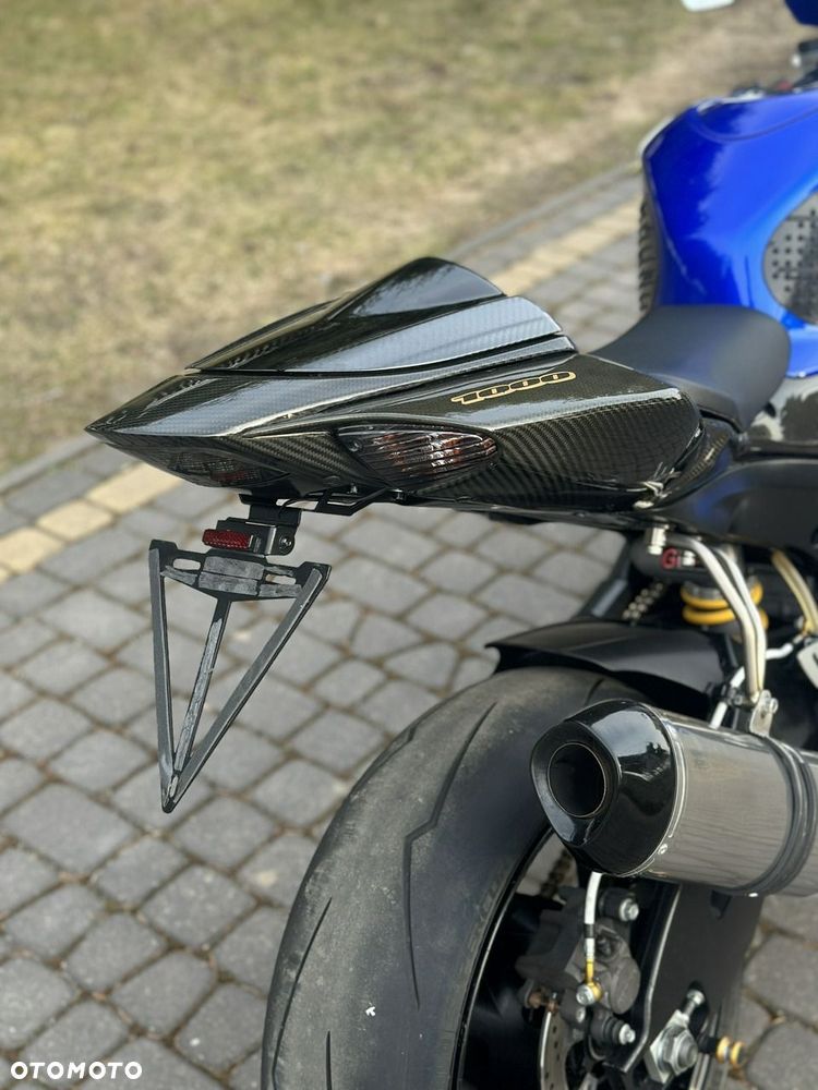 Suzuki GSX-R - 40