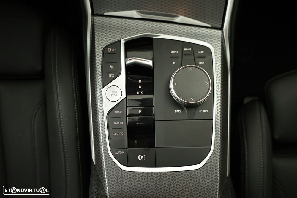 BMW 330 e Edição Desportiva M Auto - 14