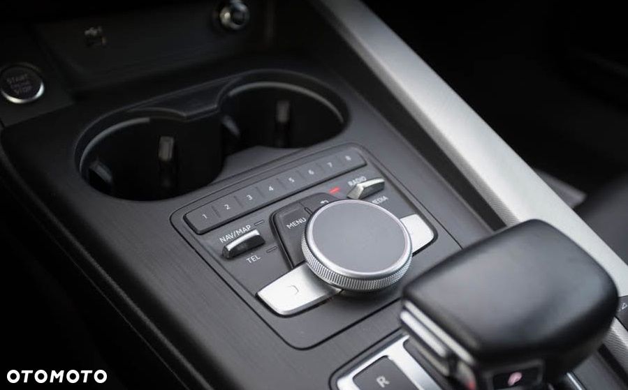 Audi A4 Limousine - 11