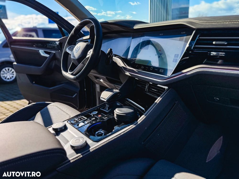 Volkswagen Touareg V6 TDI 4MOTION Elegance - 23