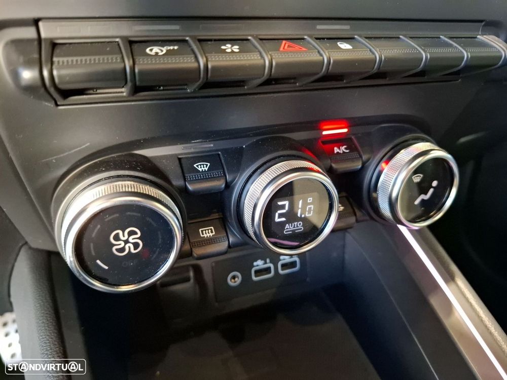 Renault Clio — fotografia 18