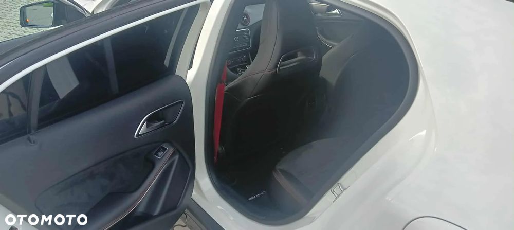 Mercedes-Benz GLA AMG 45 4Matic AMG Speedshift 7G-DCT - 9
