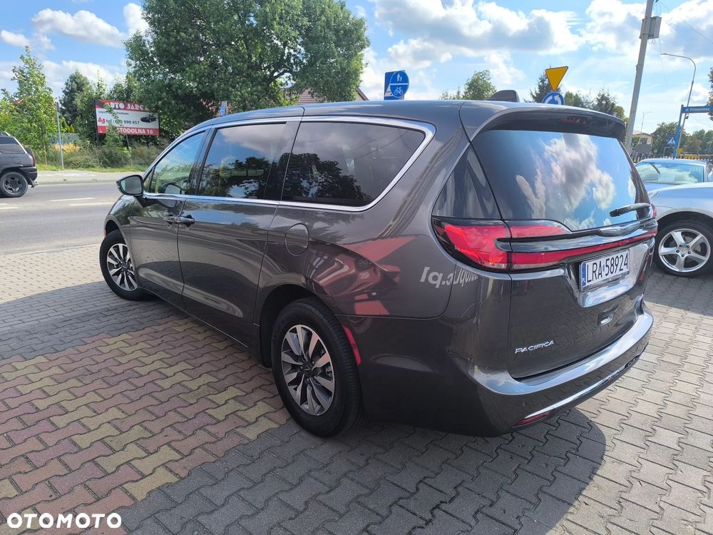 Chrysler Pacifica - 5