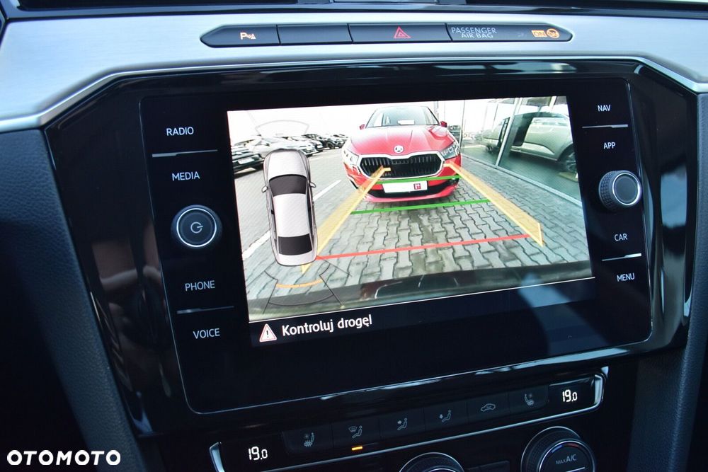 Volkswagen Passat - 16