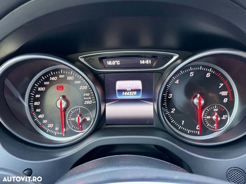 Mercedes-Benz CLA 180 - 16