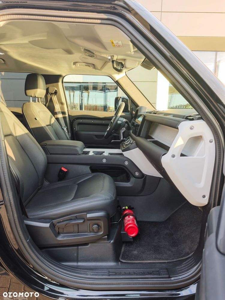 Land Rover Defender - 15