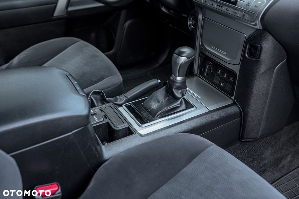 Toyota Land Cruiser LC 2.8 D-4D Prado - 28