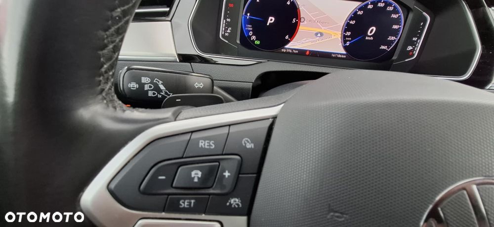 Volkswagen Passat - 16