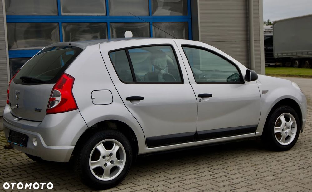 Dacia Sandero 1.2 16V Ambiance - 11