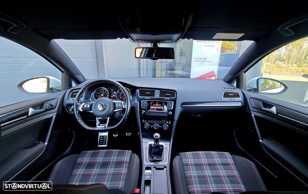 VW Golf 2.0 TSi GTi - 12