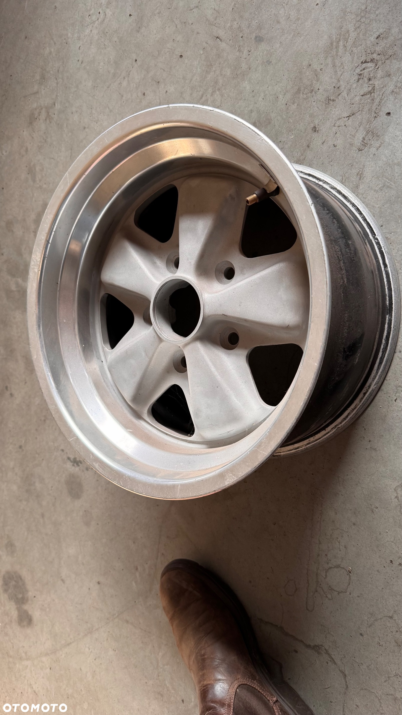 Felgi Fuchs do Porsche 911 / 944 15” x 8J  91136102042 - 9