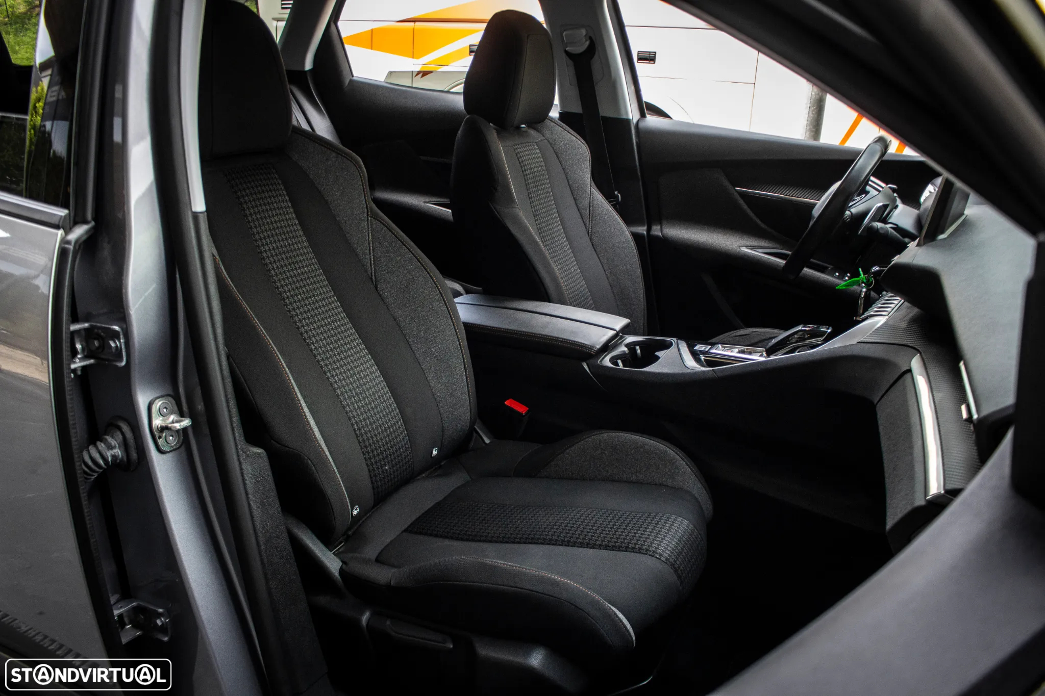 Peugeot 3008 1.2 PureTech Allure EAT8 - 26