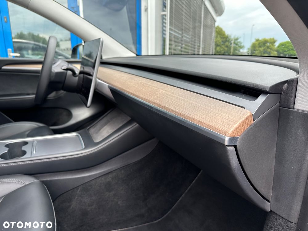 Tesla Model Y RWD - 17