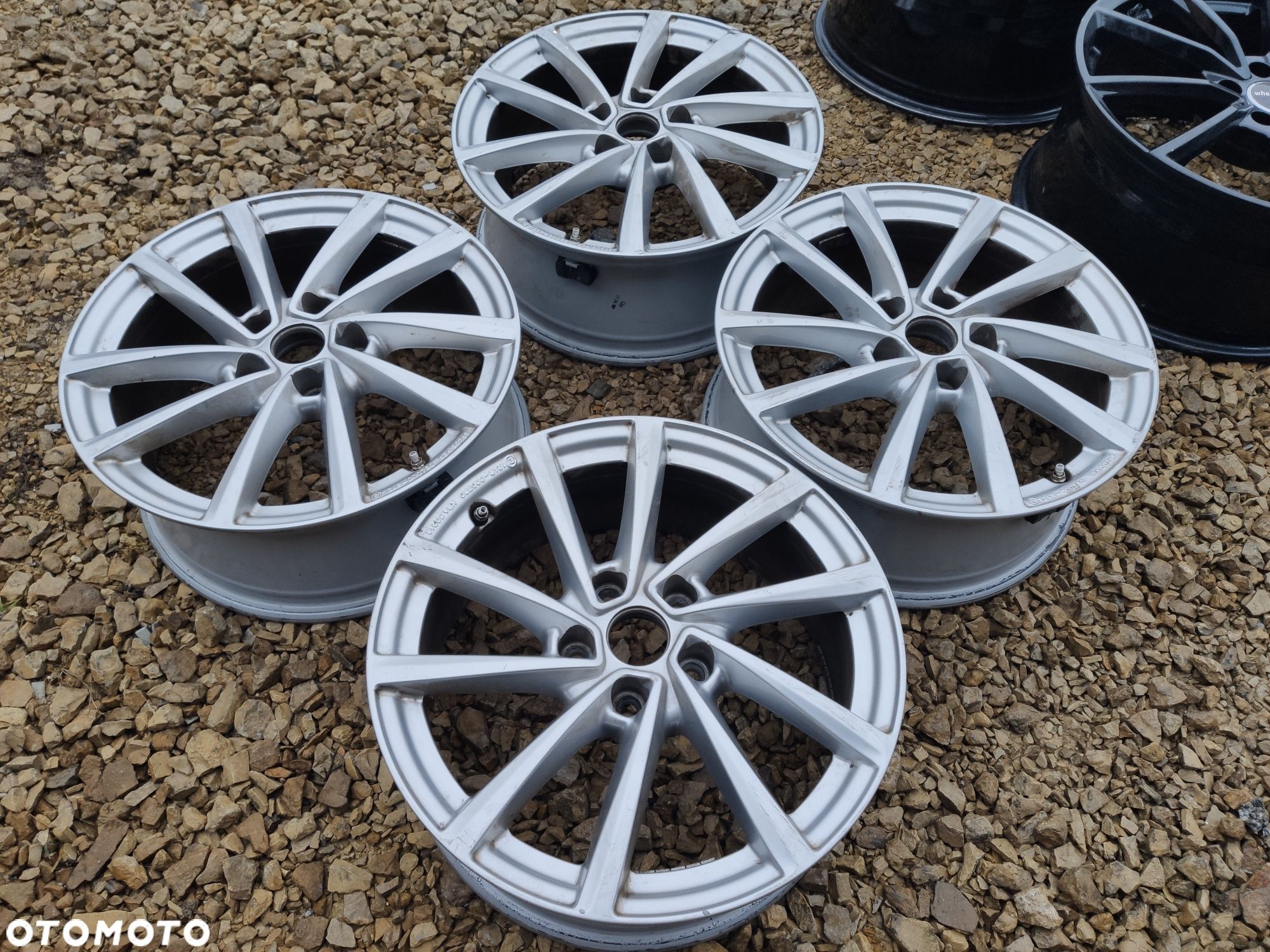 Felgi aluminiowe 17" 5x112 1 SERIA 2 F-45  X1 X2 F40 audi skoda VW - 1