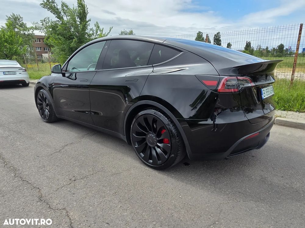 Tesla Model Y AWD Performance - 5