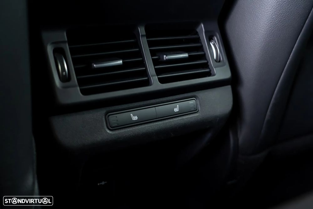 Land Rover Range Rover Evoque P300e R-Dynamic SE - 31