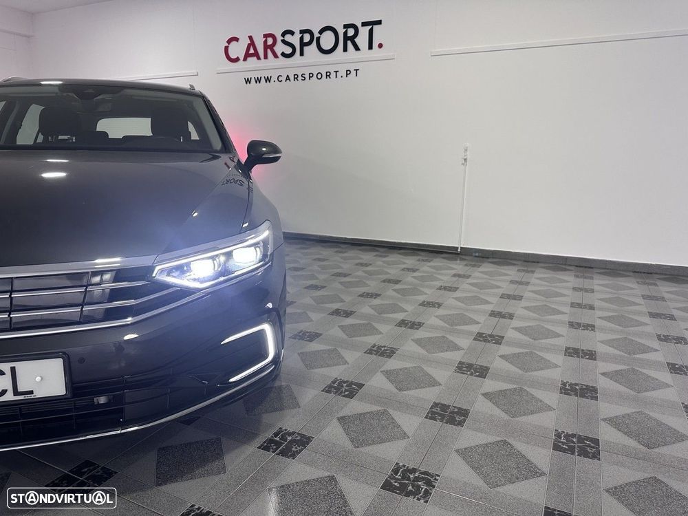 VW Passat Variant - 7