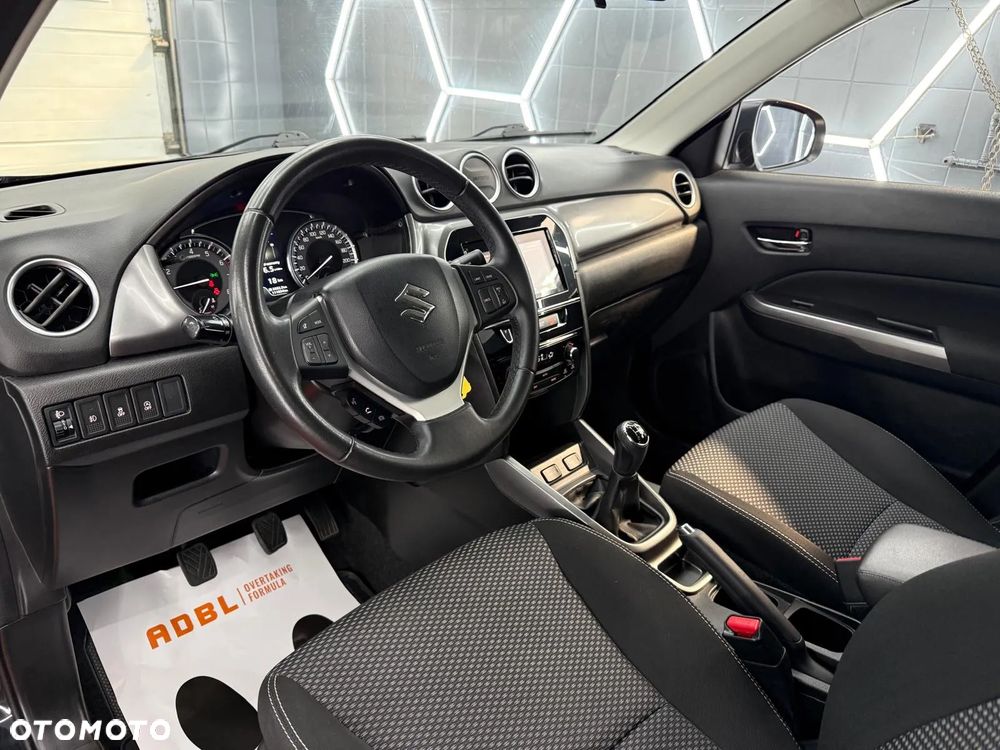 Suzuki Vitara 1.0 Boosterjet Comfort 2WD - 24