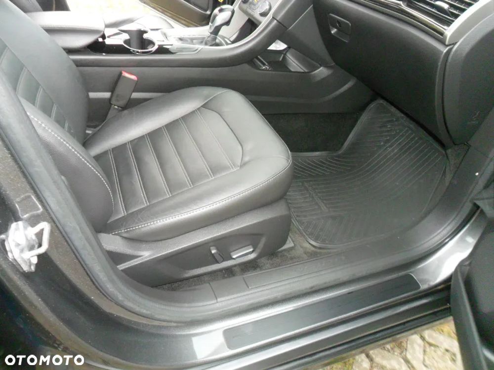 Ford Mondeo 2.0 EcoBoost Titanium - 22