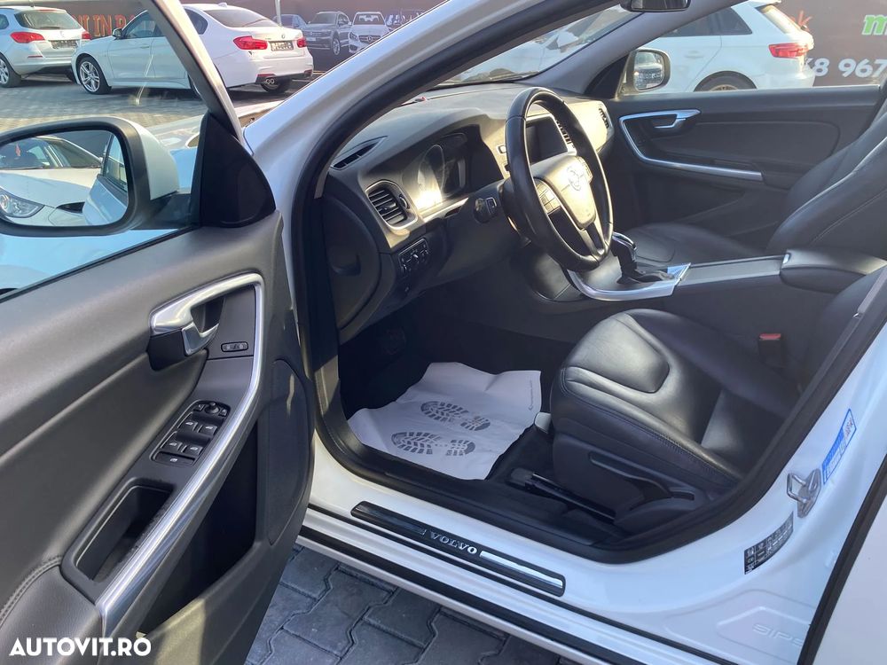 Volvo V60 D3 Kinetic - 14