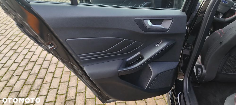 Ford Focus SW 1.5 EcoBlue S&S ST-LINE X - 12